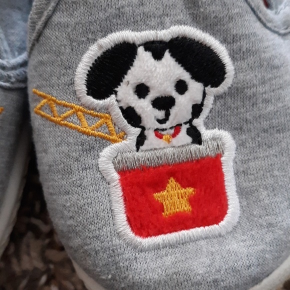 #552Toddler shoes Size:5. Great condition. "Dog & Fire Truck" - Picture 4 of 8